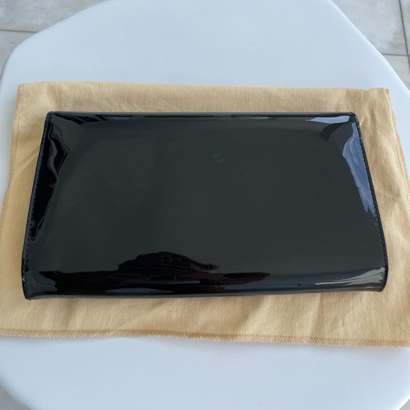 Louis Vuitton Vernis Louise Black Patent Leather Clutch - Picture 5 of 10